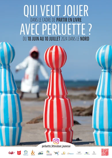 Affiche Festival Partir en livre 2024 - Qui veut jouer avec Perluette ? Trois quilles colorées en gros plan Une petite fille en arrière plan sur la plage.