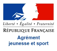 logo-agrément-jeunesse-et-sport Logo de l'agrément jeunesse et sport nationale. Le drapeau français avec la silhouette de Marianne dans le blanc, en dessous la devise française et le nom "République Française" dans une police d'écriture différente. Encore en dessous, en bleu, le terme "agrément jeunesse et sport" est écrit.