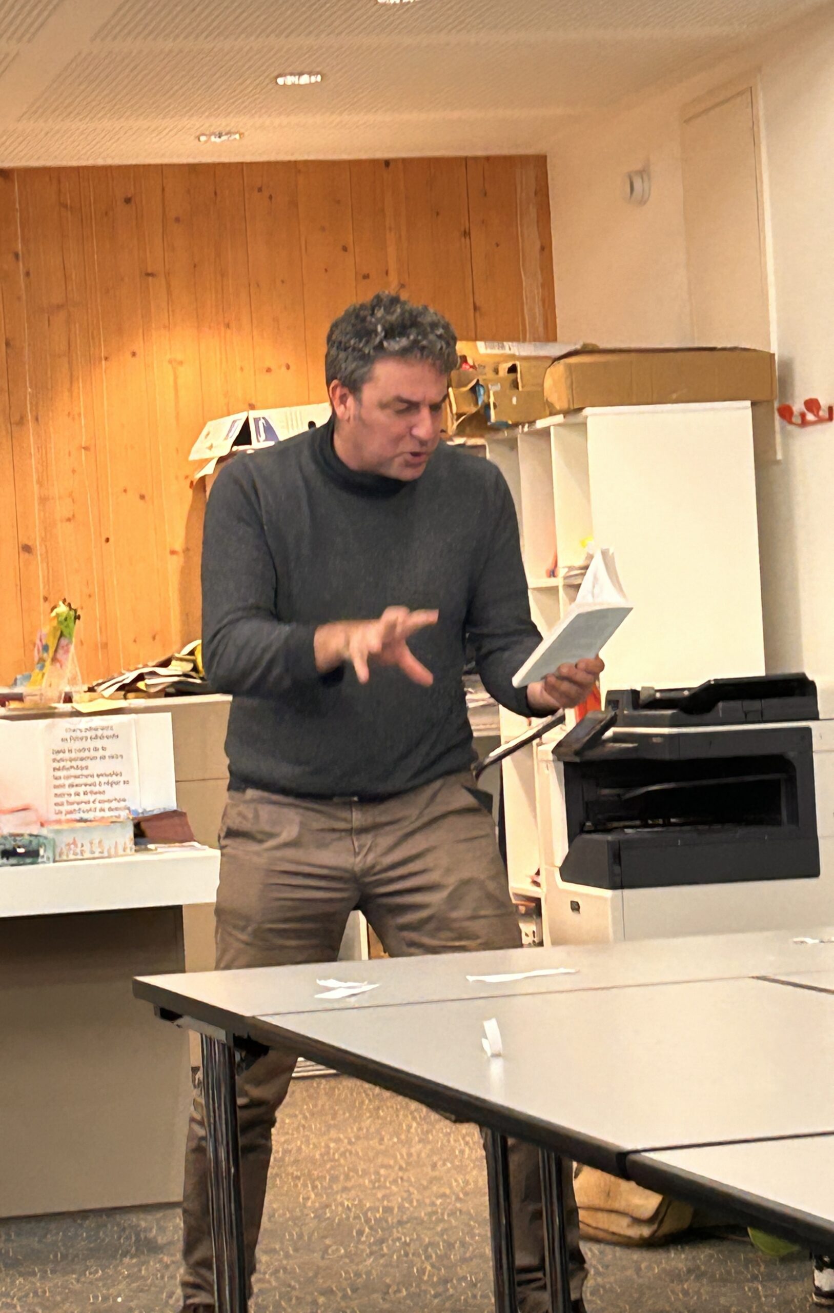L'auteur Olivier de Solminihac fait une lecture très vivante d'un de ses romans.